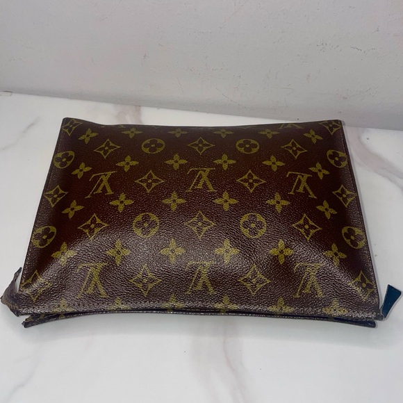Authentic Louis Vuitton large Clutch with COA - Picture 11 of 13